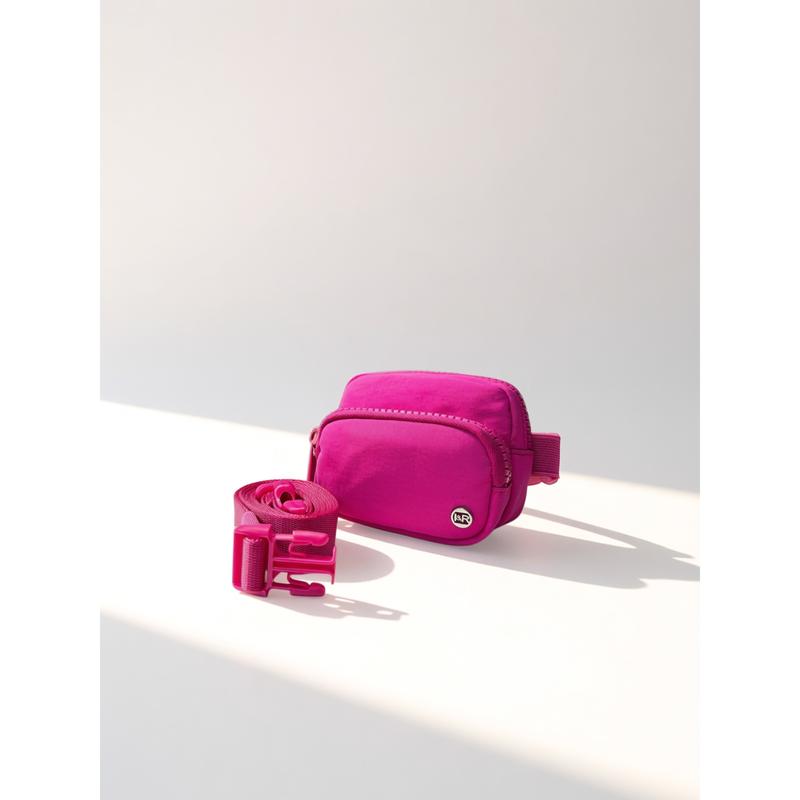 👜 Stylish Belt Bag With Adjustable Strap